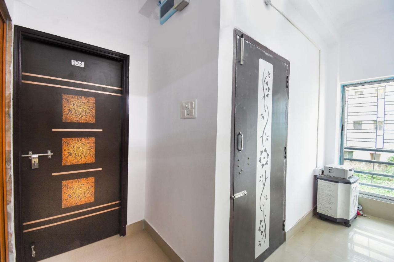 Oyo Flagship Mishika Homes Calcutta  Esterno foto